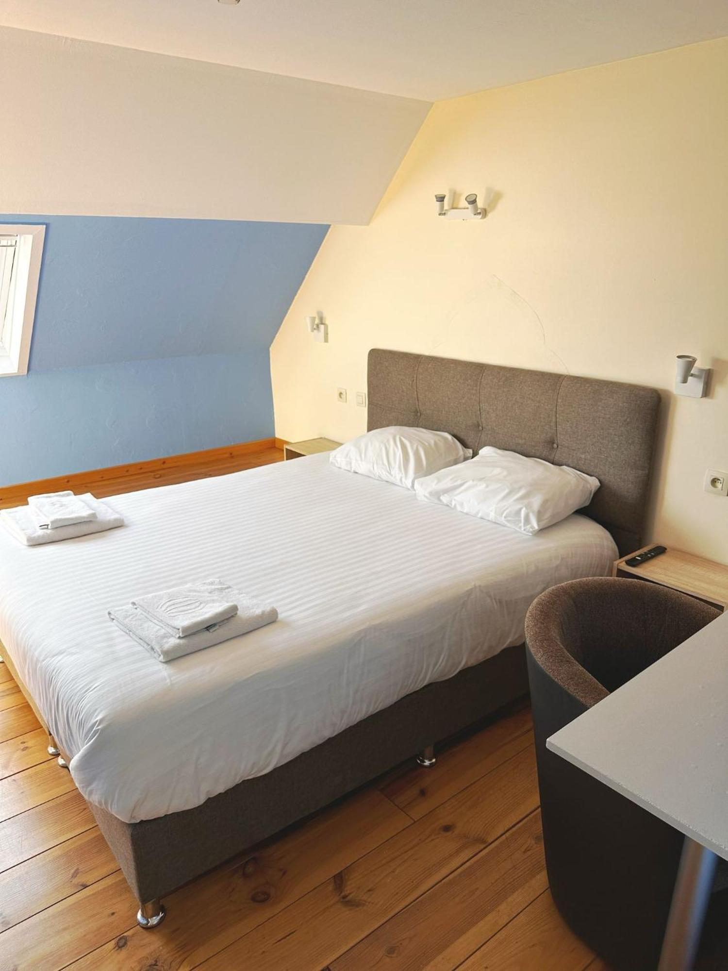 Hotel At-pacific-hotel